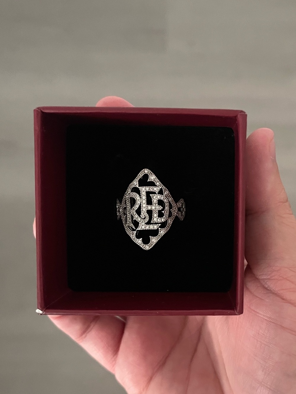 Red Taylor’s version ring - Picture 2 of 2